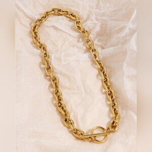 18k Gold Plated Stainless Steel Chic Chain Necklace with Toggle Clasp 011626